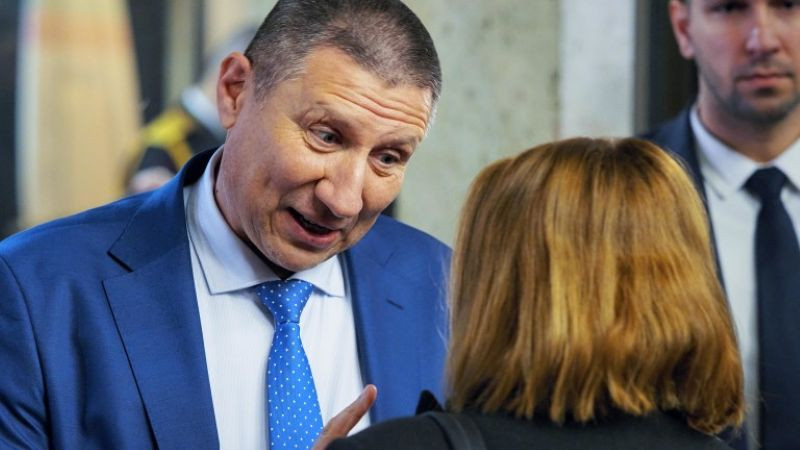 Прокурори и следователи защитиха Сарафов, след като ДБ настояха за отстраняването му